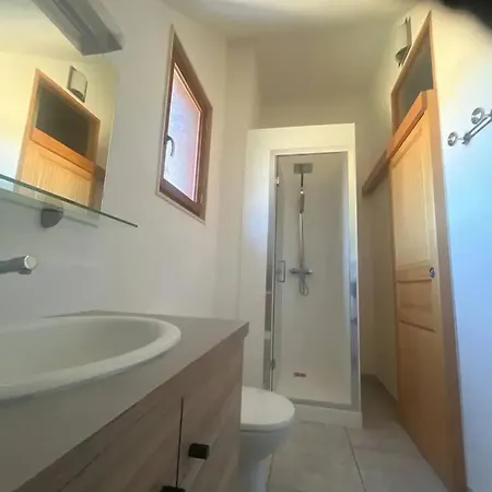 Maison Chaleureuse à Avec Jardin Et Vue Montagne Saint-Aventin